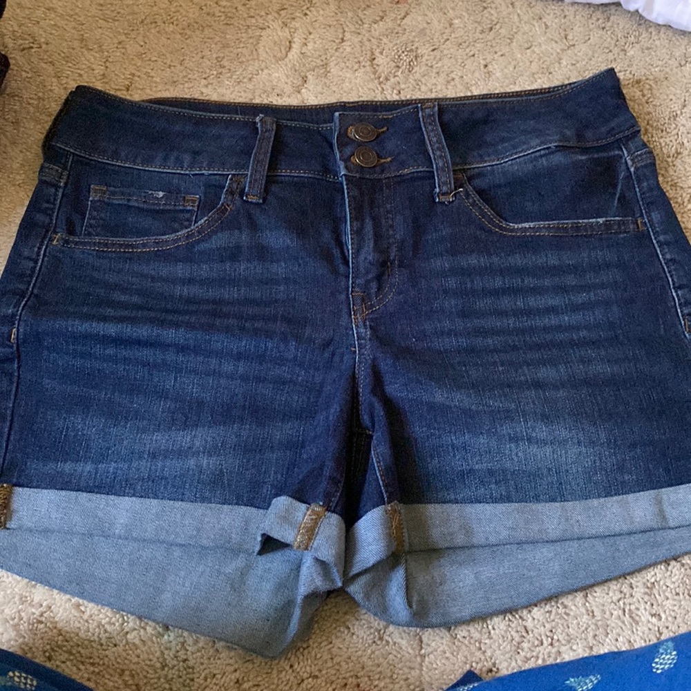 SO low-rise jean shorts